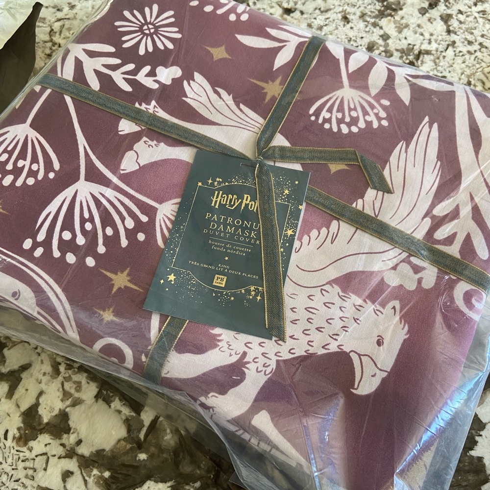 KING - NWT Harry Potter Magical Damask Duvet Cover Burgundy Pottery Barn Teen